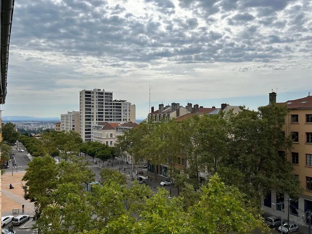 Hotel De La Croix-Rousse 리옹