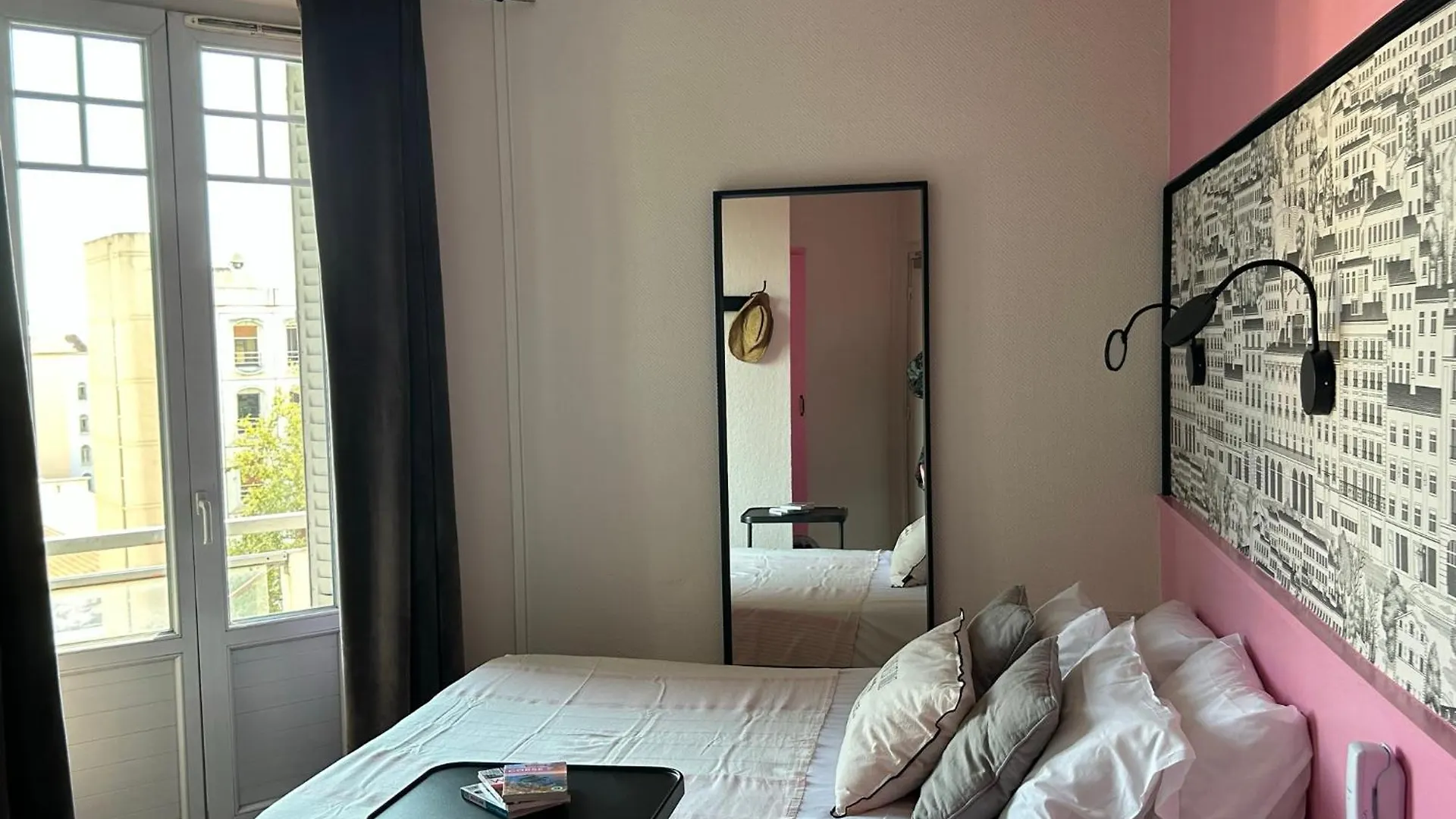 Hotel De La Croix-Rousse 리옹