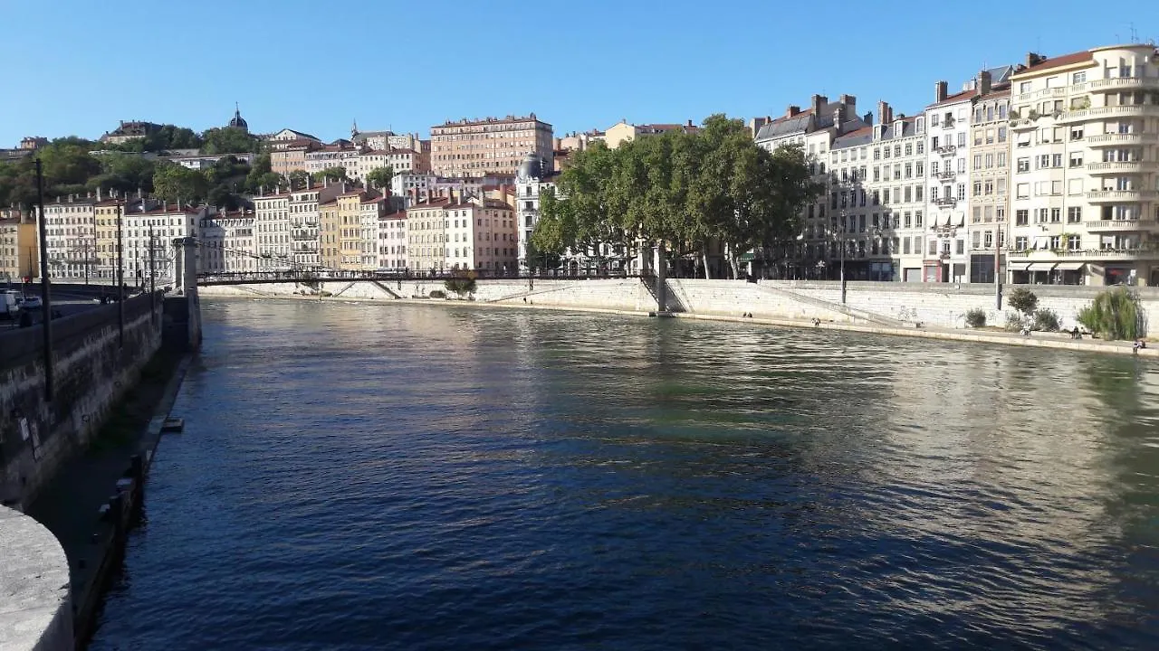 Hotel De La Croix-Rousse 리옹